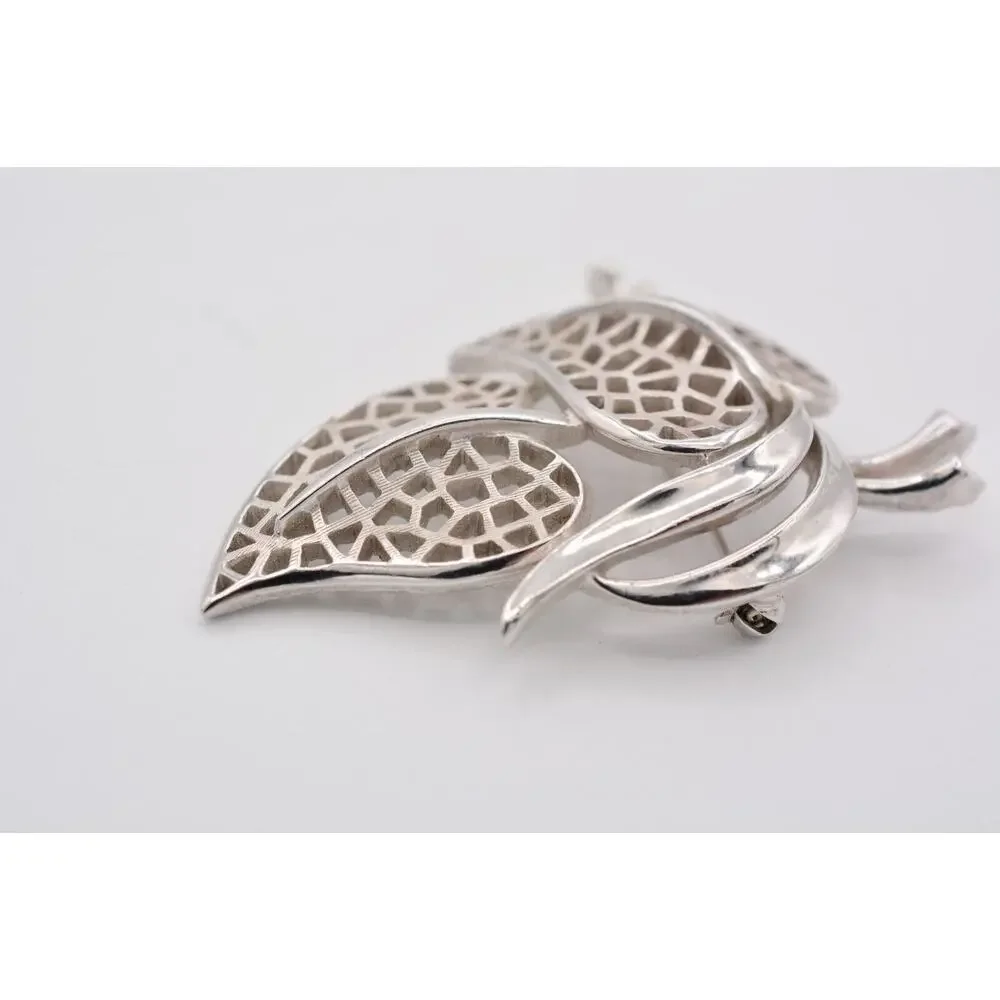 Crown Trifari Vintage Leaf Pin Brooch Brushed Silver Filigree Signed 1940s Bin5A